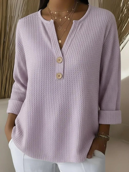 Lucía | Camiseta Henley de textura gofrada con botones